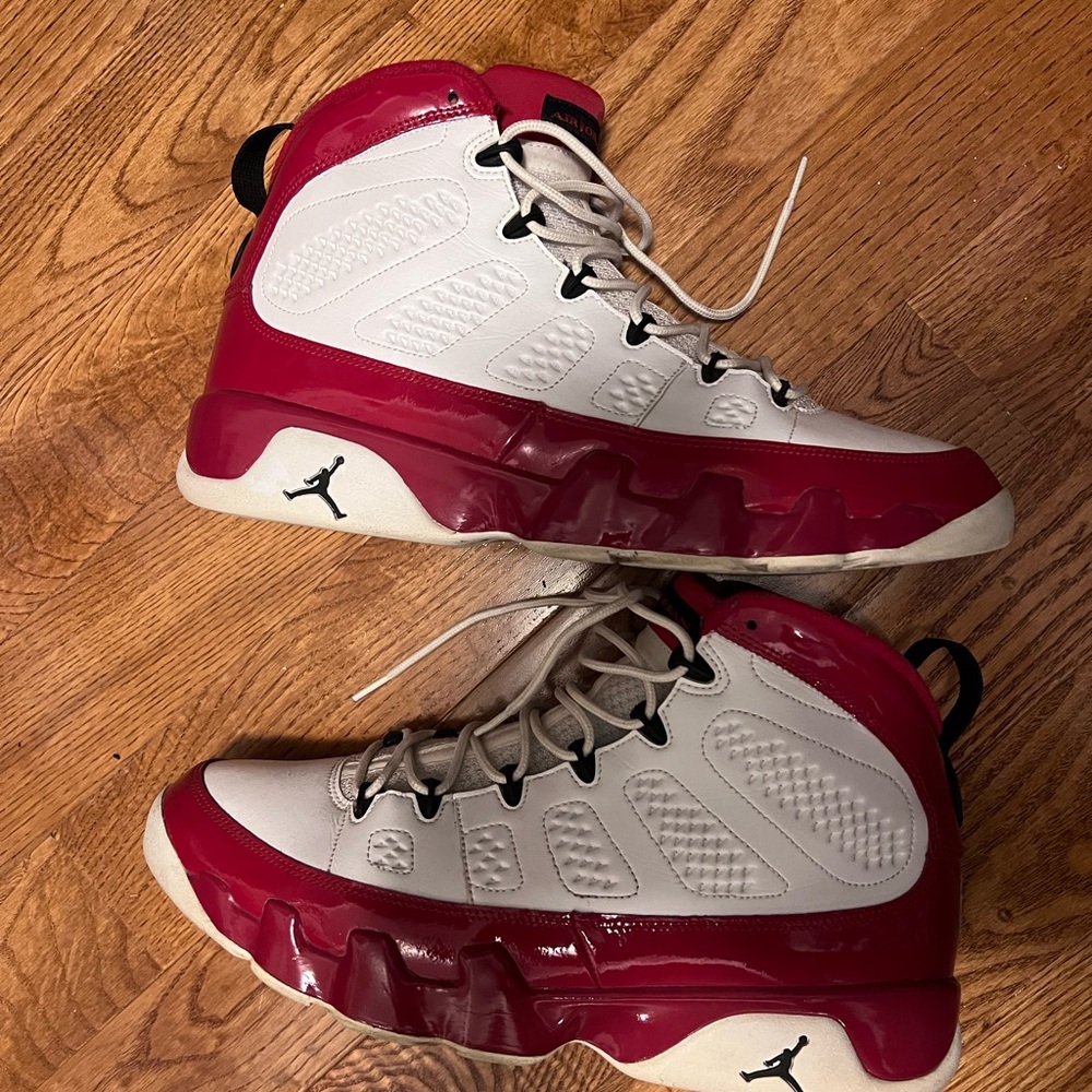 Jordan Athletic Shoes Red and White